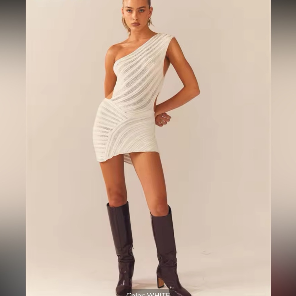 White knitted asymmetrical mini dress size M